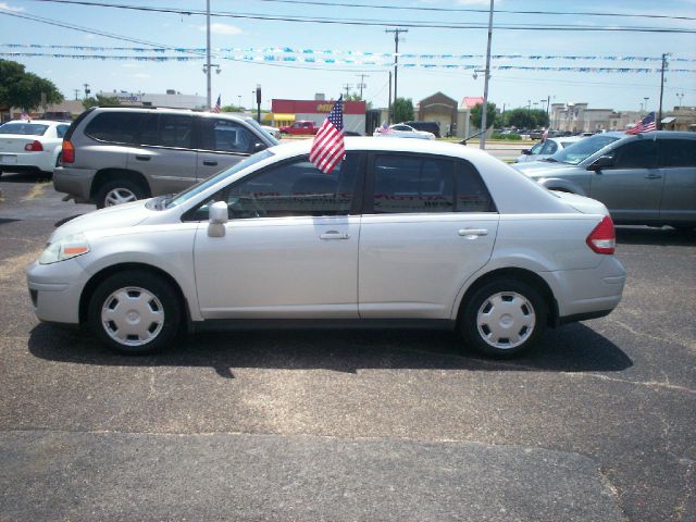 2007 Nissan Versa Crew Cab Standard Box 2-wheel Drive SLE