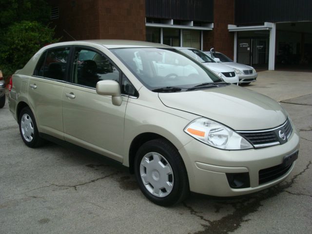 2008 Nissan Versa 1500 SLE 4WD