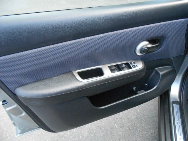 2008 Nissan Versa Limited Access Cab 4WD