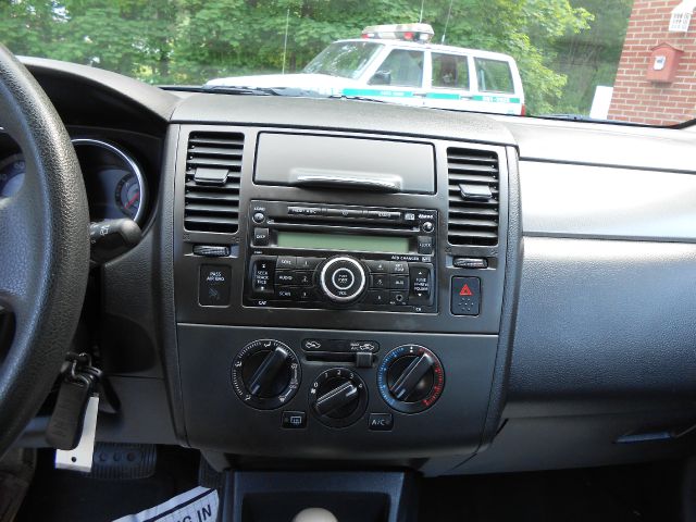 2008 Nissan Versa Limited Access Cab 4WD