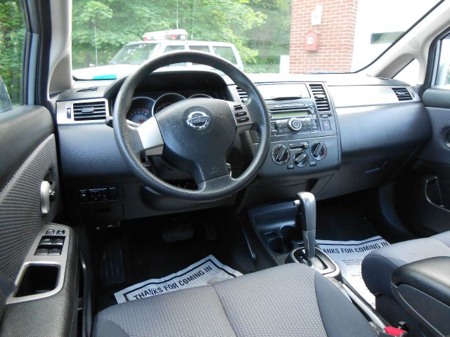 2008 Nissan Versa Limited Access Cab 4WD