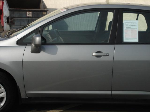 2008 Nissan Versa Crew Cab Standard Box 2-wheel Drive SLE