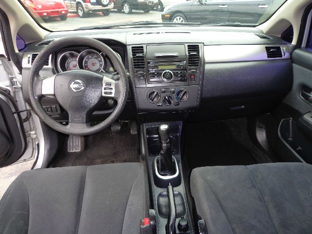 2008 Nissan Versa E43