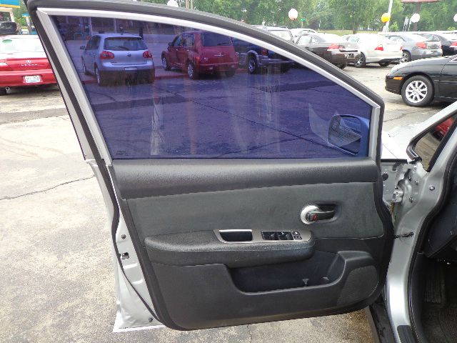 2008 Nissan Versa E43