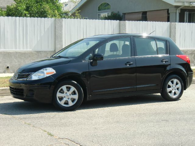 2008 Nissan Versa 2dr Carrera Turbo