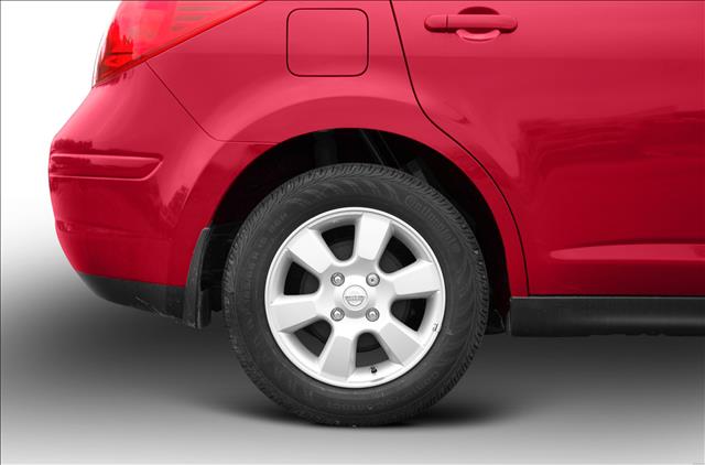 2008 Nissan Versa Crew Cab Standard Box 2-wheel Drive SLE