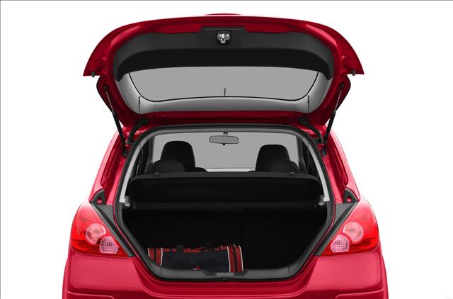 2008 Nissan Versa Crew Cab Standard Box 2-wheel Drive SLE