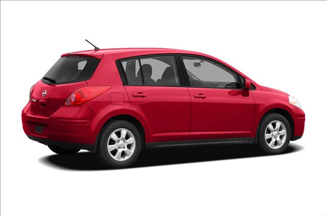 2008 Nissan Versa Crew Cab Standard Box 2-wheel Drive SLE