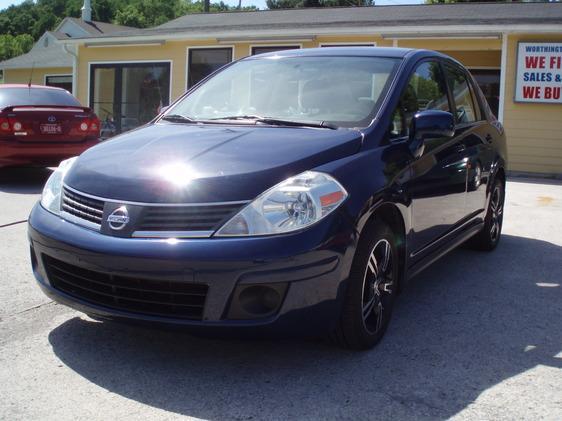 2008 Nissan Versa Crew Cab Standard Box 2-wheel Drive SLE