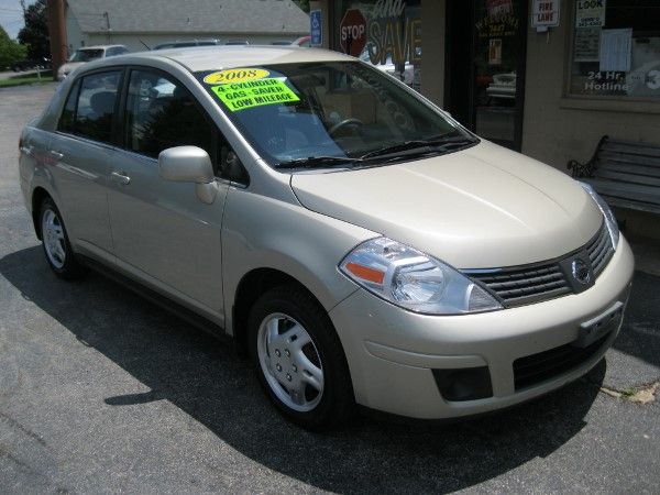 2008 Nissan Versa Crew Cab Standard Box 2-wheel Drive SLE
