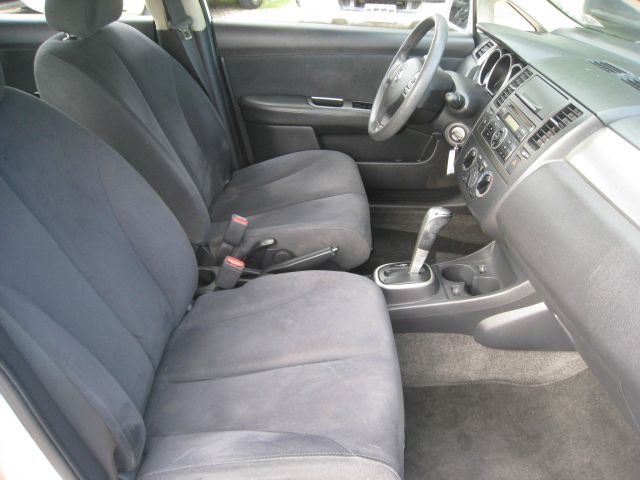 2008 Nissan Versa XR