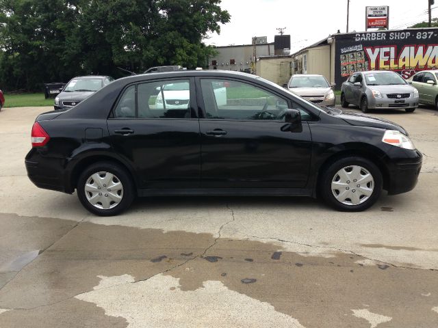 2009 Nissan Versa Crew Cab Standard Box 2-wheel Drive SLE