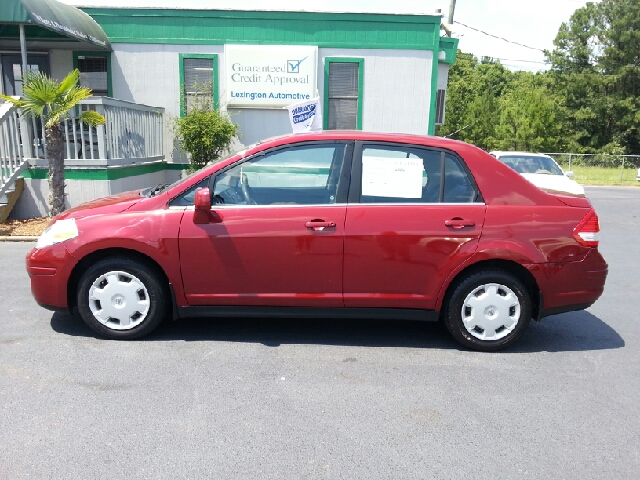 2009 Nissan Versa Crew Cab Standard Box 2-wheel Drive SLE