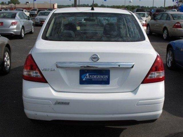 2009 Nissan Versa Unknown