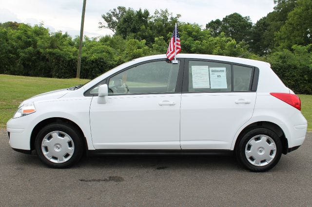 2009 Nissan Versa Carrera C4S