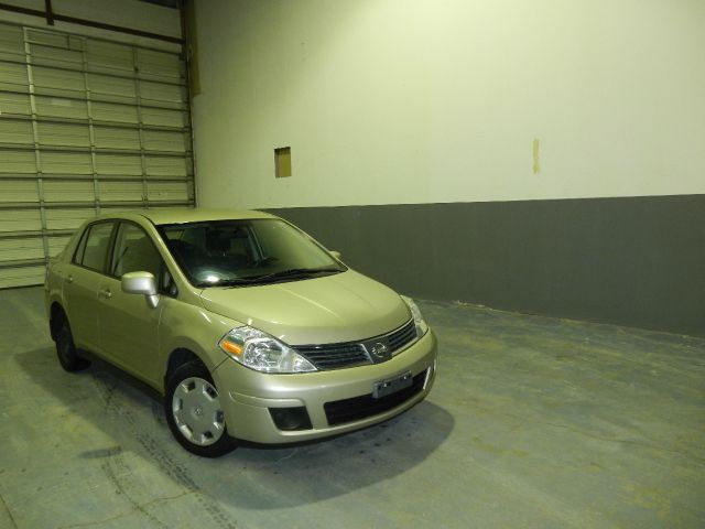2009 Nissan Versa 1500 SLE 4WD