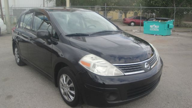 2009 Nissan Versa Carrera C4S