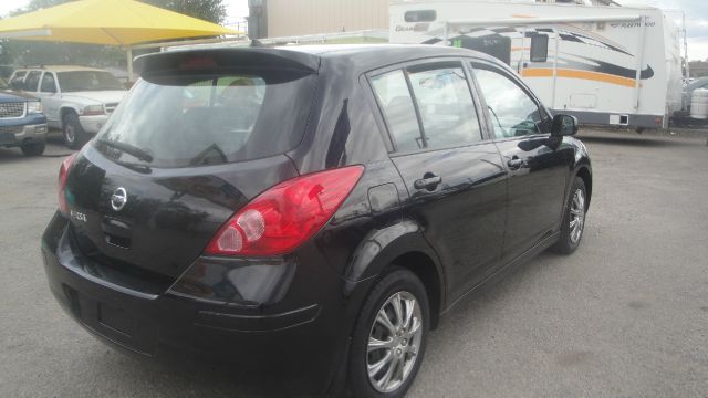 2009 Nissan Versa Carrera C4S