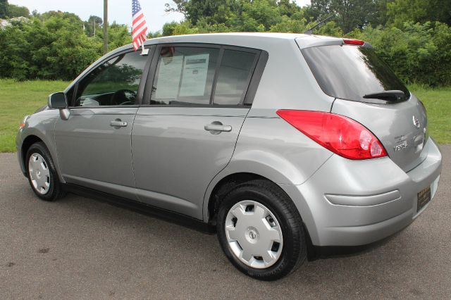 2009 Nissan Versa Carrera C4S