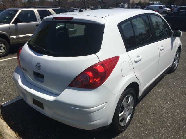 2009 Nissan Versa T6 AWD 7-passenger Leather Moonroof