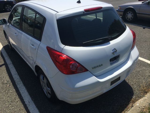 2009 Nissan Versa T6 AWD 7-passenger Leather Moonroof