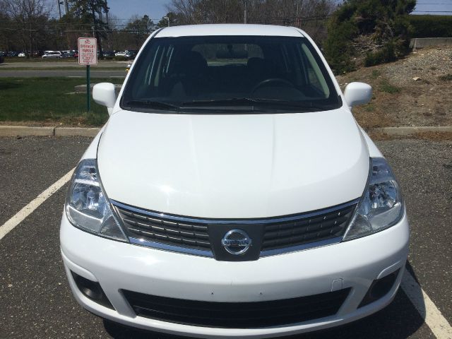 2009 Nissan Versa T6 AWD 7-passenger Leather Moonroof