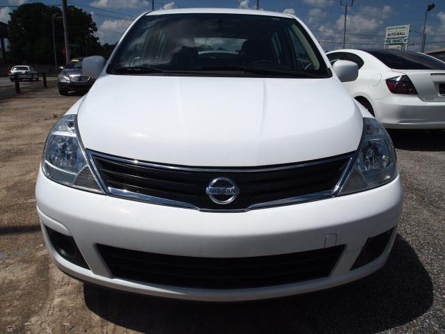 2010 Nissan Versa Unknown