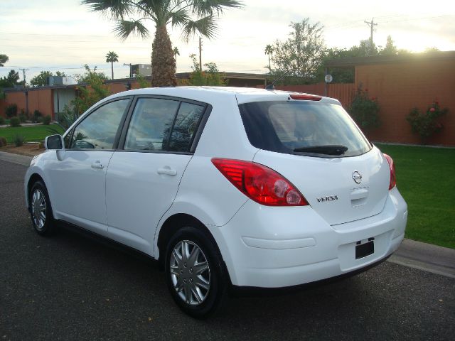 2010 Nissan Versa Carrera C4S
