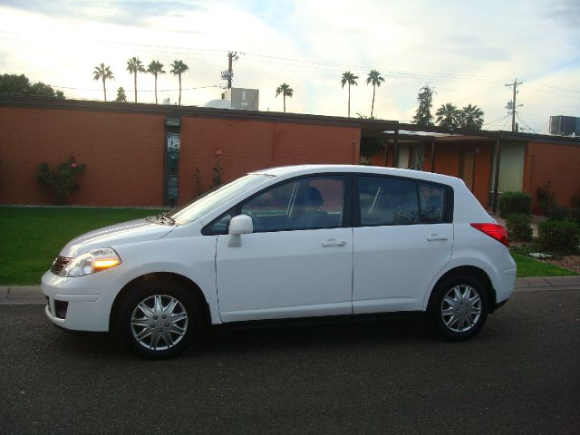 2010 Nissan Versa Carrera C4S