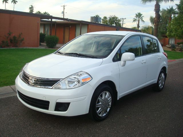 2010 Nissan Versa Carrera C4S