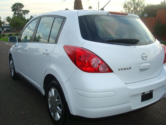 2010 Nissan Versa Carrera C4S