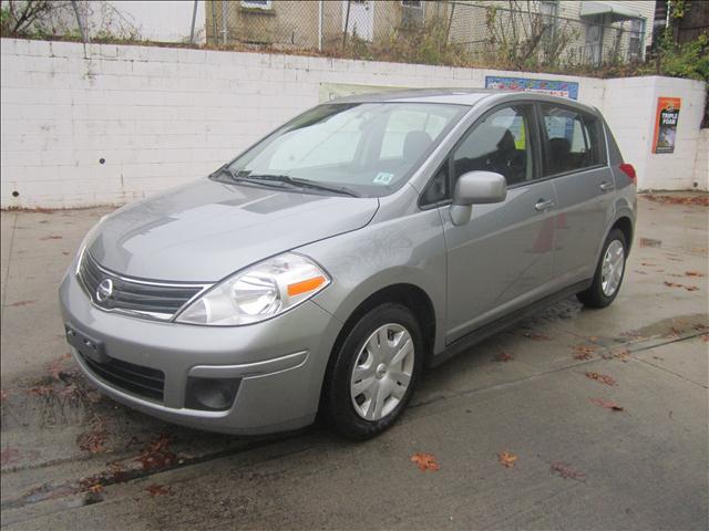 2010 Nissan Versa XR