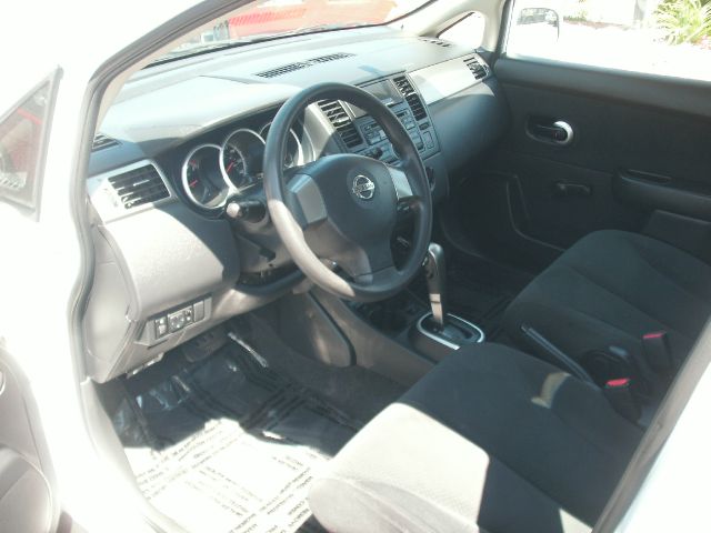 2010 Nissan Versa Carrera C4S