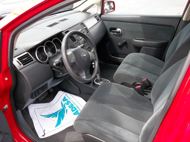 2010 Nissan Versa Carrera C4S