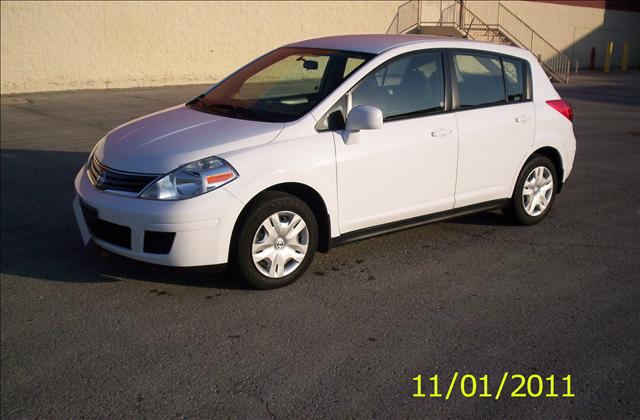 2010 Nissan Versa XR
