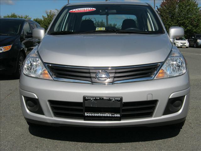 2010 Nissan Versa Crew Cab Standard Box 2-wheel Drive SLE