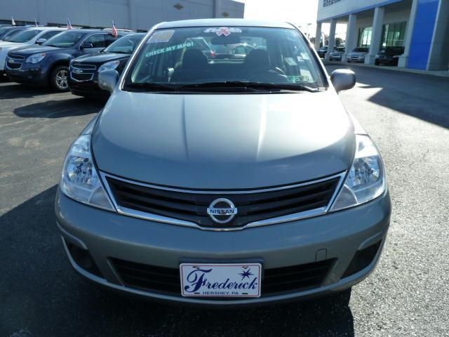 2010 Nissan Versa E43