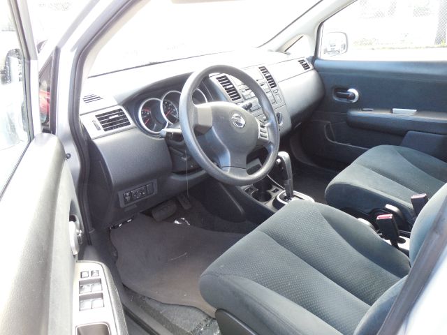2010 Nissan Versa Carrera C4S