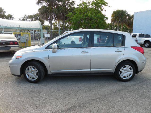 2010 Nissan Versa Carrera C4S