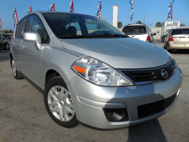 2010 Nissan Versa Carrera C4S