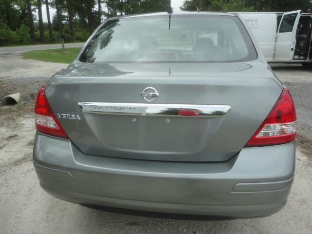 2010 Nissan Versa Unknown