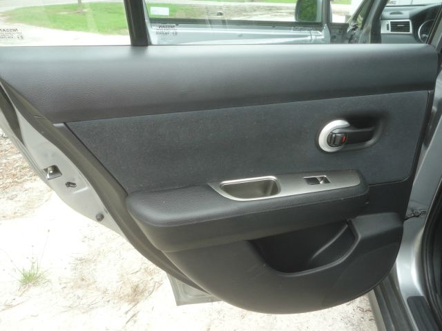 2010 Nissan Versa Unknown