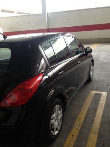 2011 Nissan Versa Carrera C4S