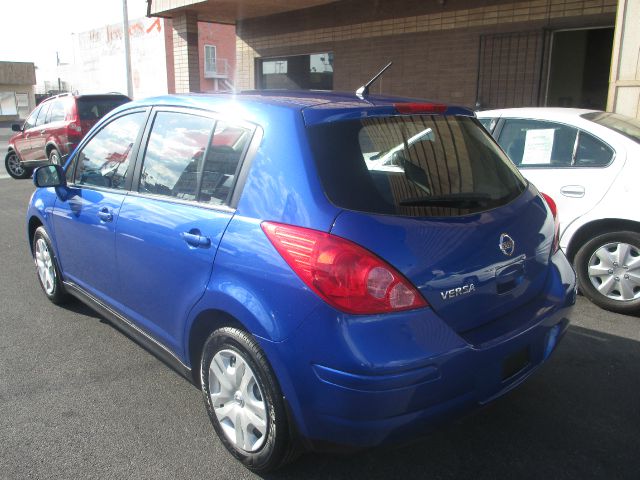 2011 Nissan Versa Carrera C4S