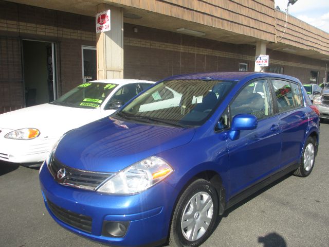 2011 Nissan Versa Carrera C4S