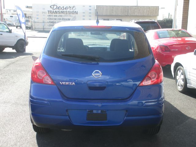 2011 Nissan Versa Carrera C4S