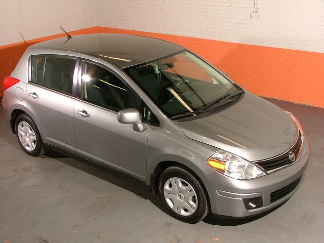 2011 Nissan Versa Carrera C4S