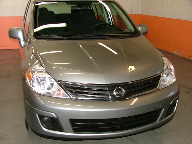2011 Nissan Versa Carrera C4S