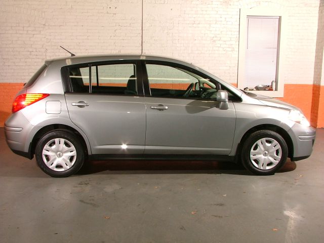 2011 Nissan Versa Carrera C4S