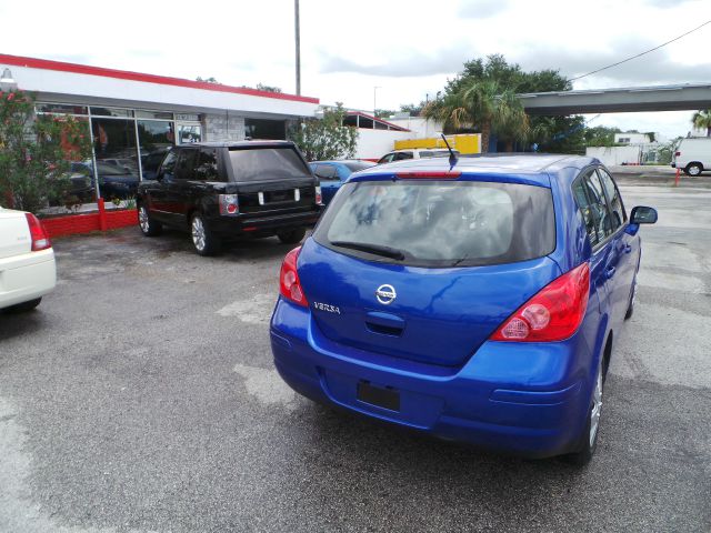 2011 Nissan Versa Carrera C4S
